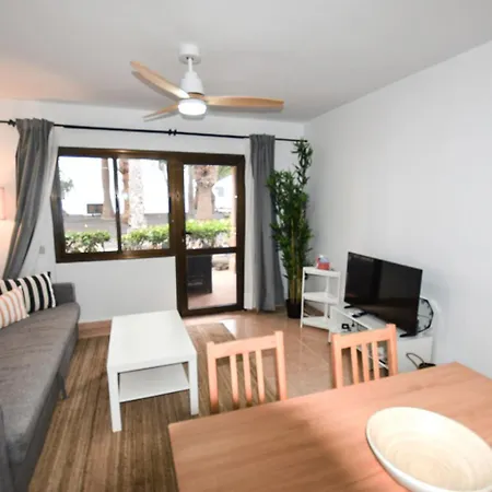 Book Jet - Oasis Suites Maxi Pool And Wifi Appartamento *