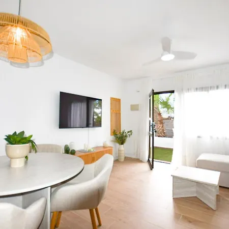 Book Jet - Oasis Suites Maxi Pool And Wifi *