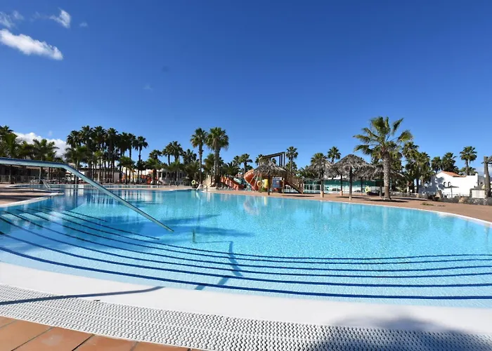 Book Jet - Oasis Pool & Wifi